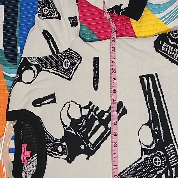 THE Bestsey Johnson Gun Sweater - Picture 3 of 8